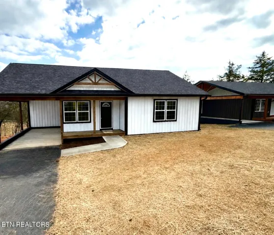 $325,000 | 176 Granby Lane, Harrogate, TN 37752