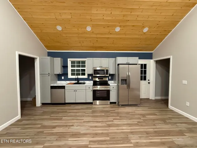 $325,000 | 176 Granby Lane, Harrogate, TN 37752