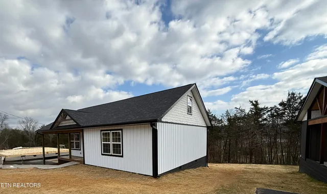 $325,000 | 176 Granby Lane, Harrogate, TN 37752