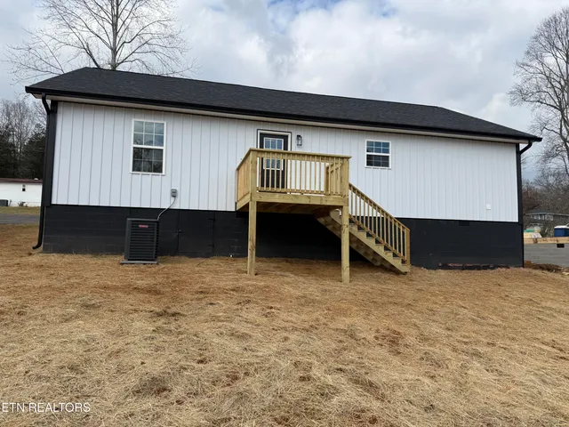 $325,000 | 176 Granby Lane, Harrogate, TN 37752