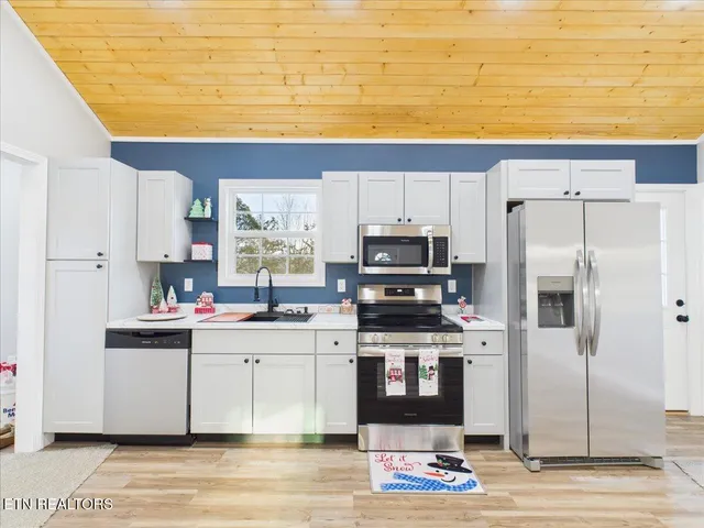 $325,000 | 176 Granby Lane, Harrogate, TN 37752