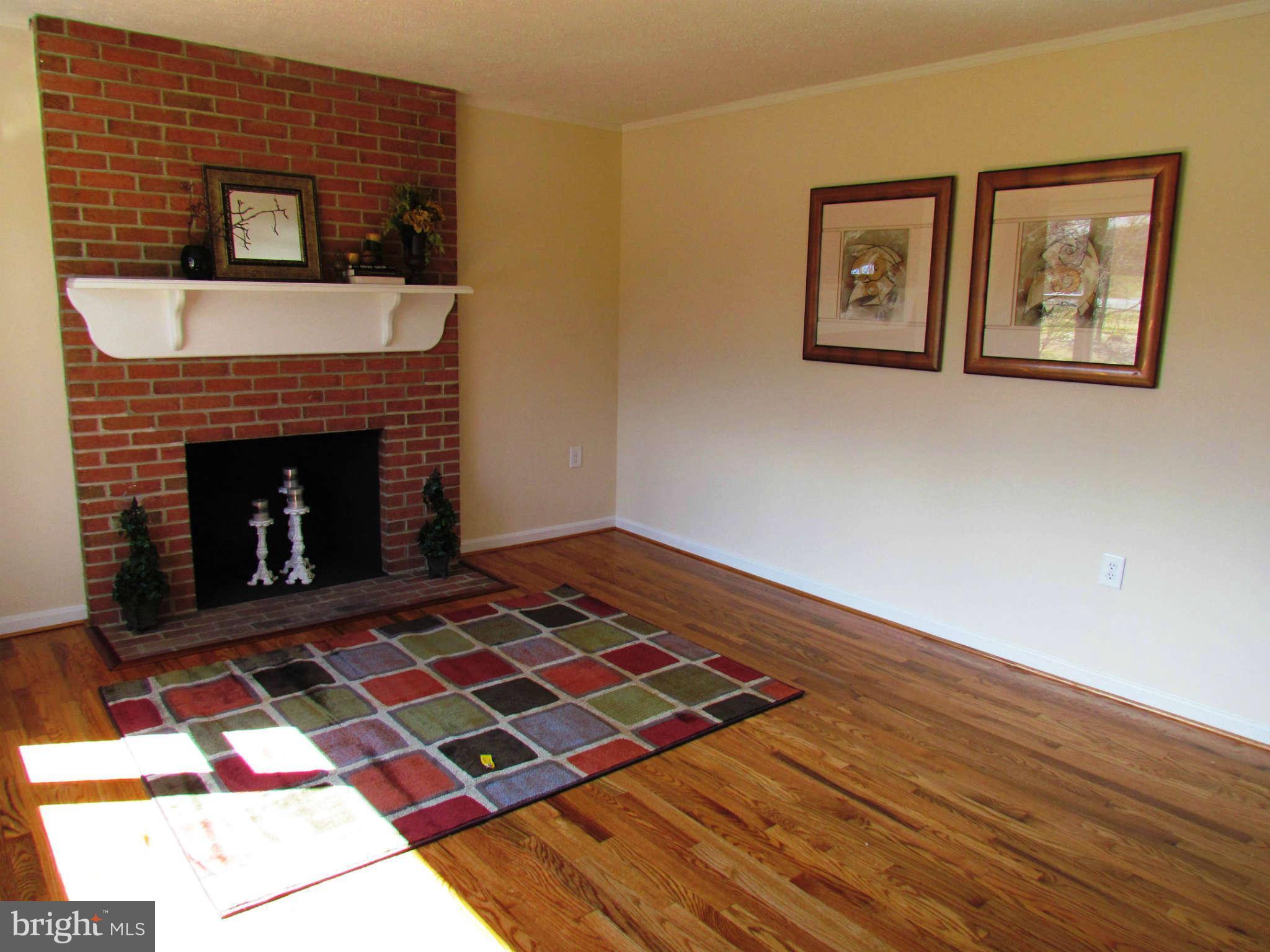 317 Ridge Road Winchester, VA 22602 - Photo 2 of 30 Living Room