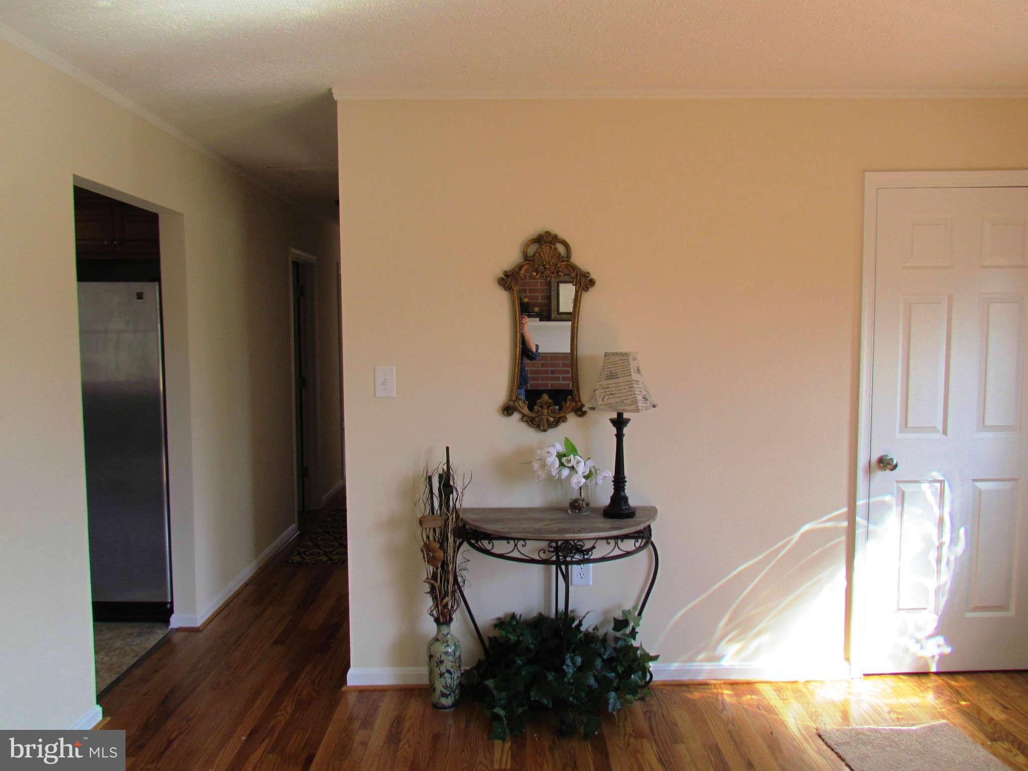 317 Ridge Road Winchester, VA 22602 - Photo 4 of 30 Living Room