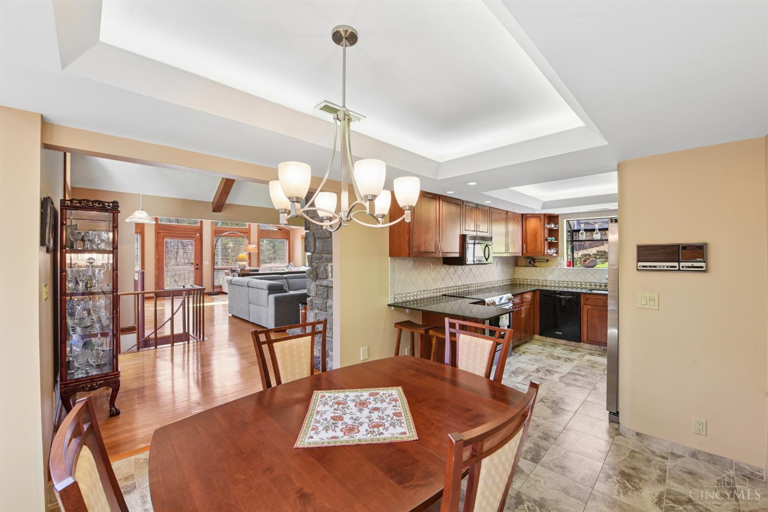 1681 Van Blaricum Road Cincinnati, OH 45233 - Photo 16 of 49