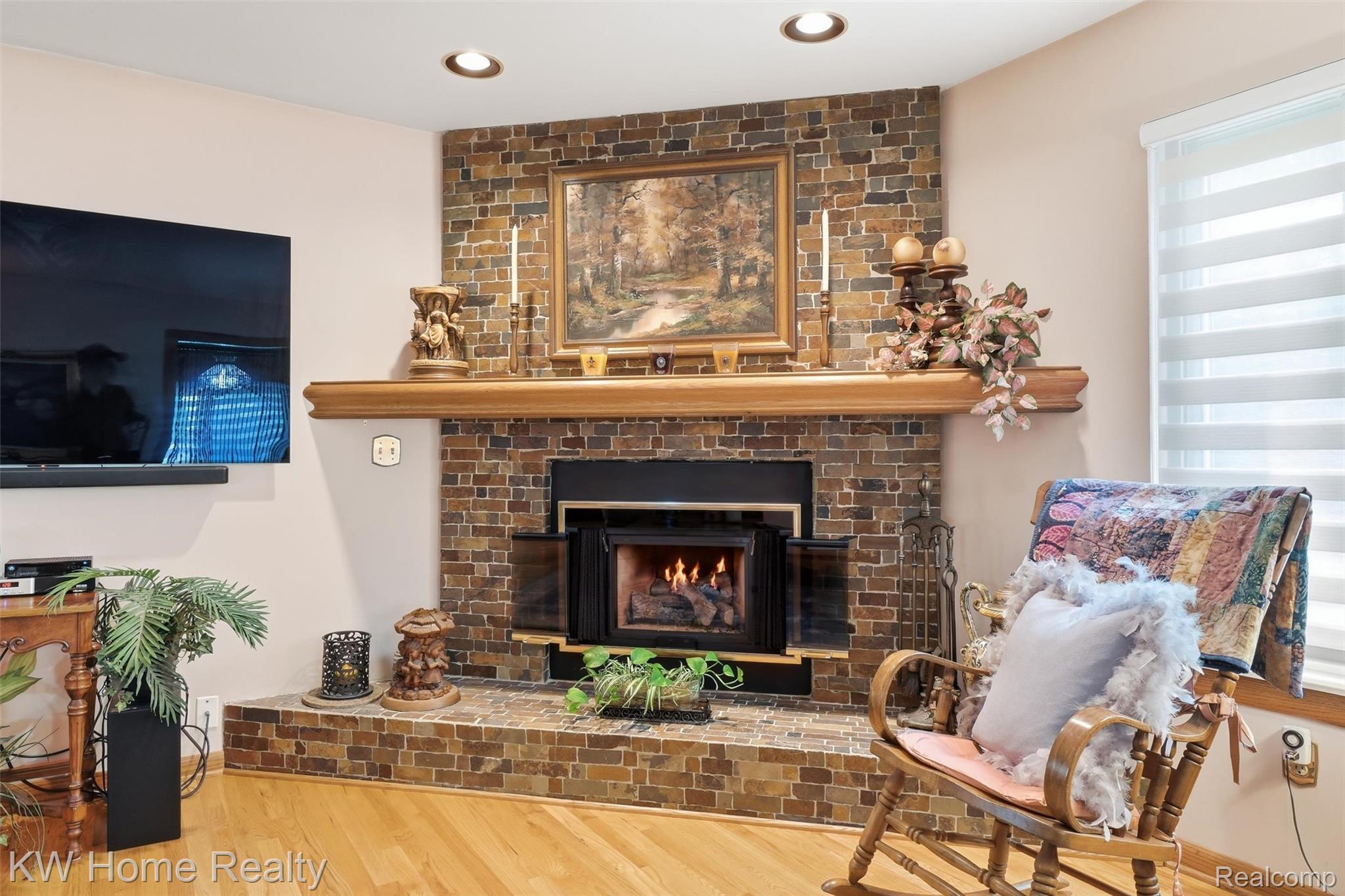21435 Gill Road Farmington, MI 48335 - Photo 12 of 86 13-DSC01275_with_fire.jpg