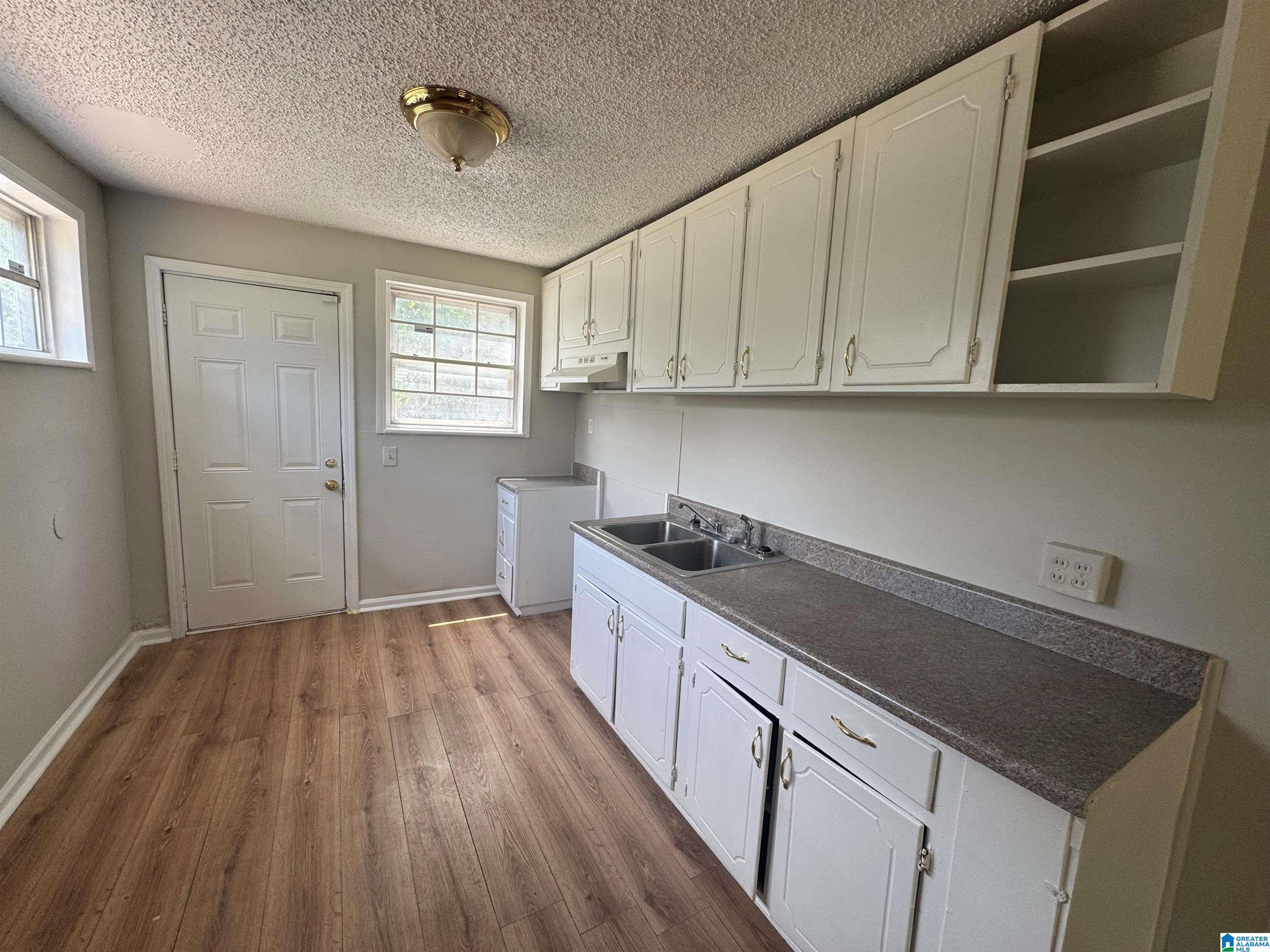 1376 Creel Court Midfield, AL 35228 - Photo 3 of 6