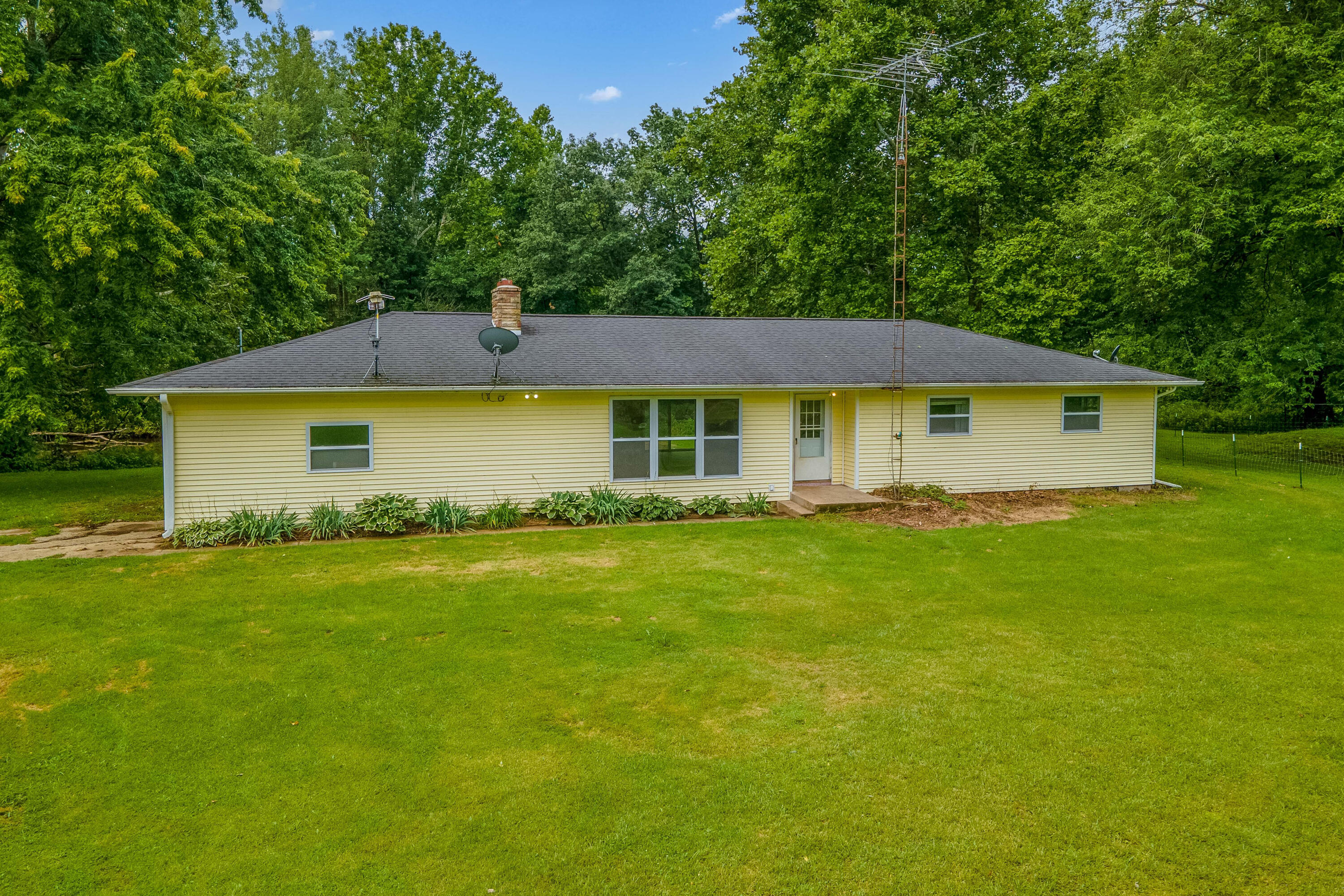 11200 Hadley Road Litchfield, MI 49252 - Photo 3 of 51 2