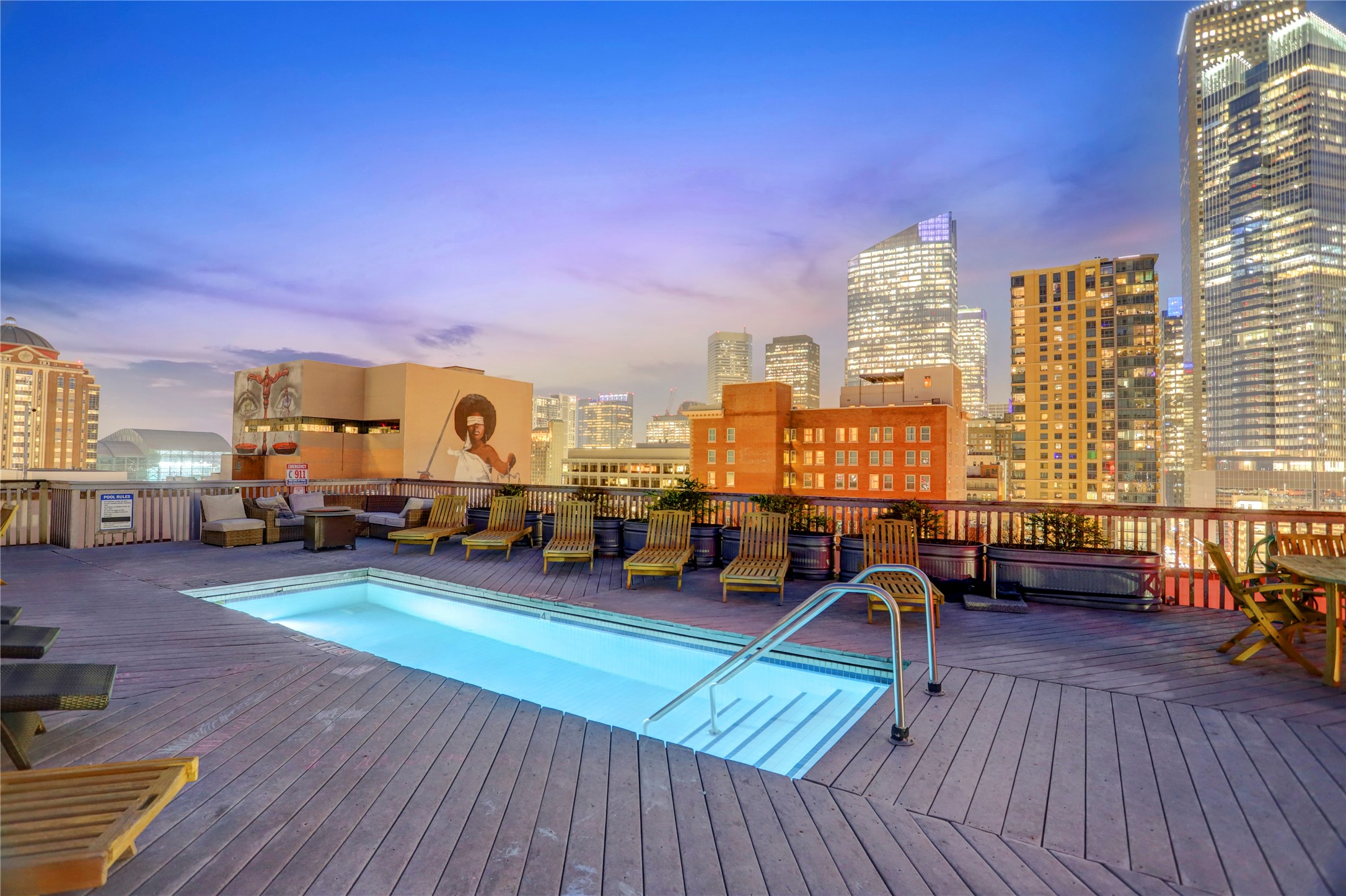 915 Franklin Street, Unit 9L Houston, TX 77002 - Photo 38 of 50 Night city views from the building roof top pool