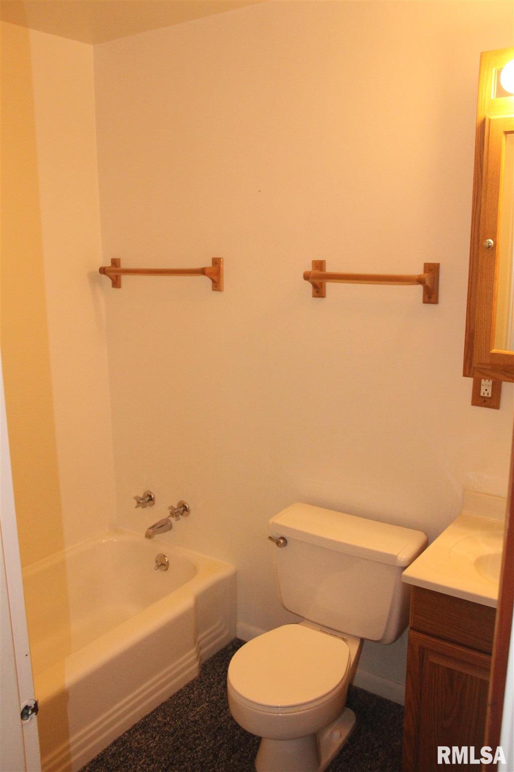 2416 Queensway Road Springfield, IL 62703 - Photo 12 of 41 Gallery Image 12
