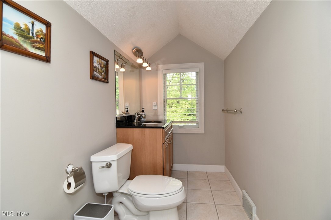 28650 Edgedale Road Cleveland, OH 44124 - Photo 40 of 46 Gallery Image 40