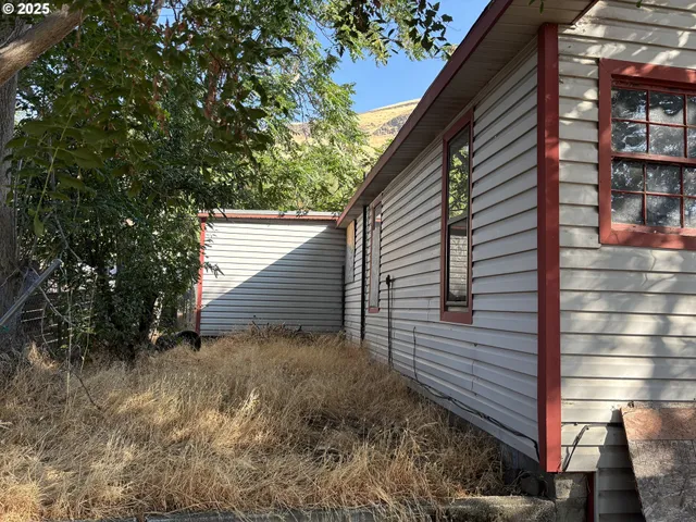 a view of outdoor space and garden