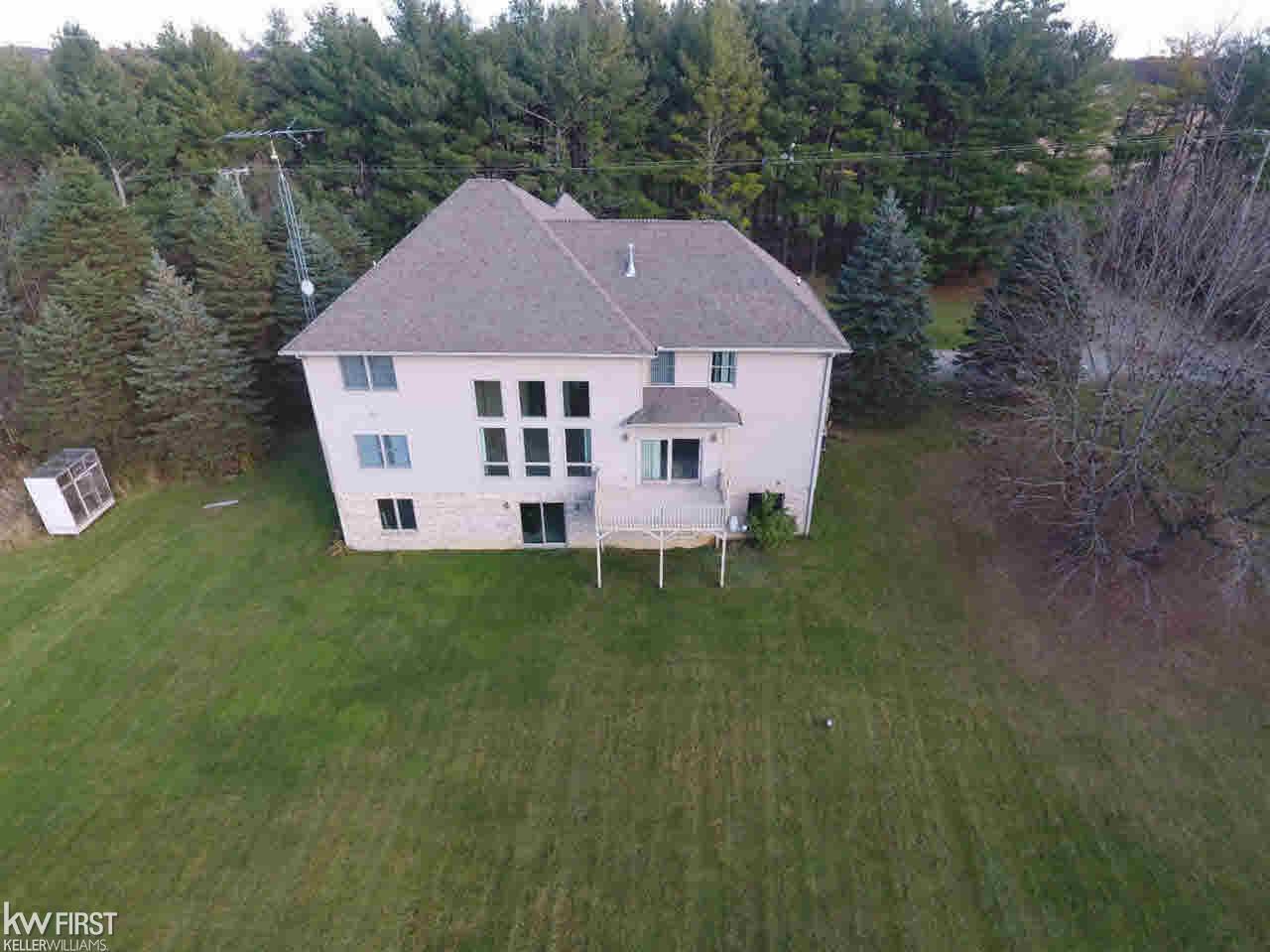 1833 North Summers Road Imlay City, MI 48444 - Photo 9 of 56 21392189-8.JPG