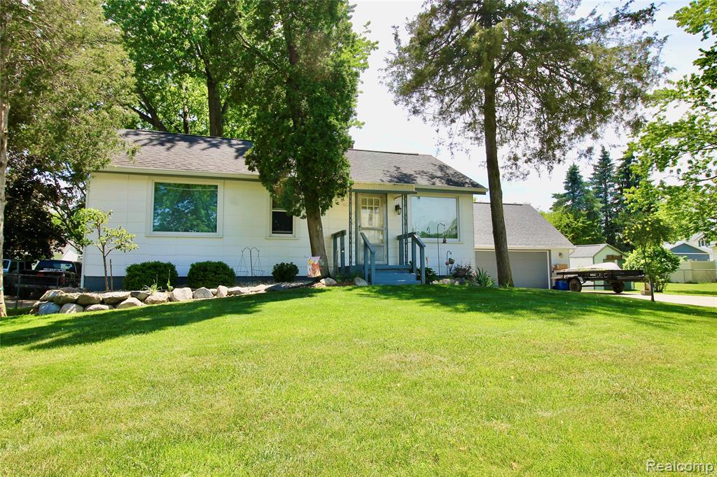 306 Tickner Street Linden, MI 48451 - Photo 1 of 27