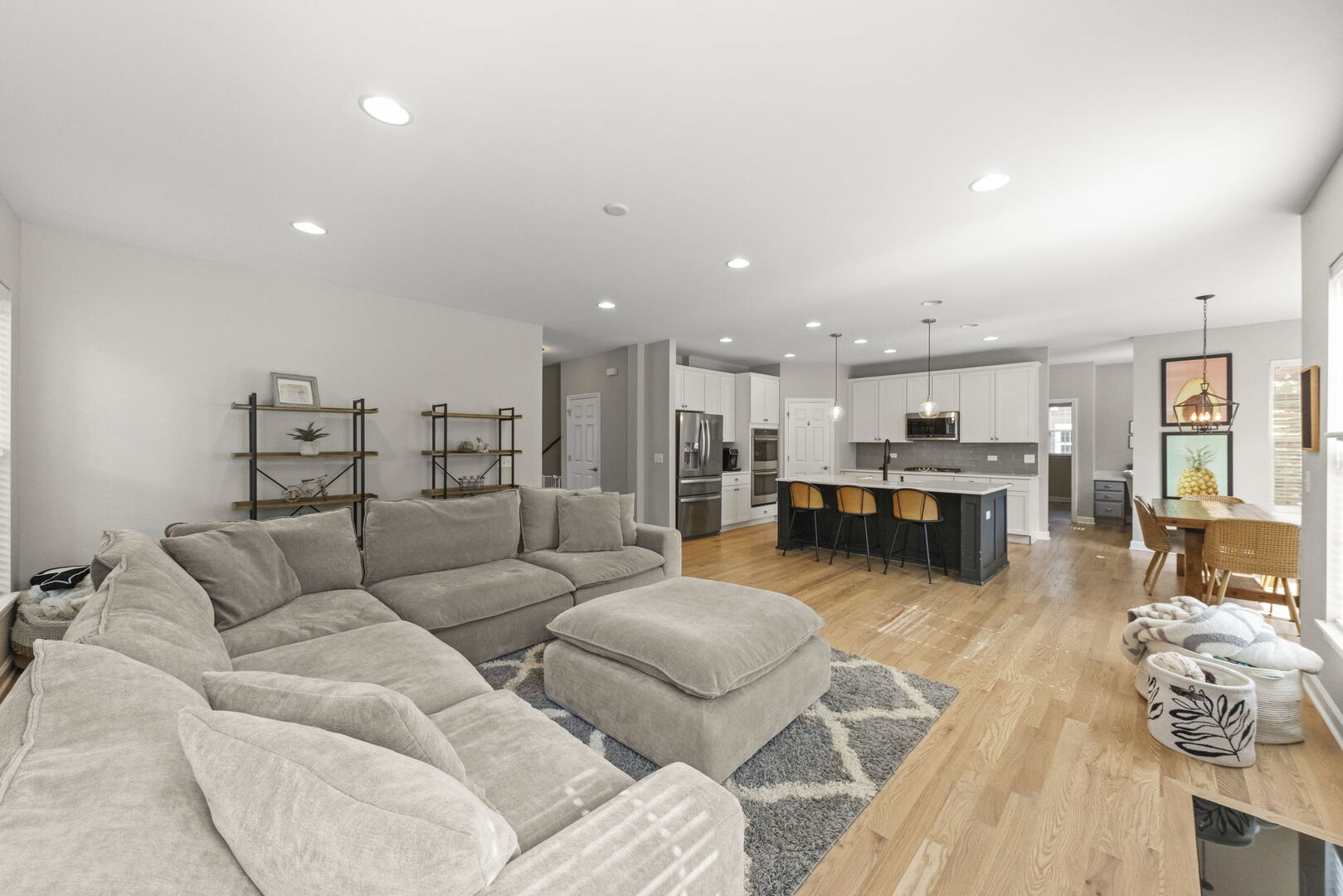 1240 West Thomas Road Wheaton, IL 60187 - Photo 7 of 58