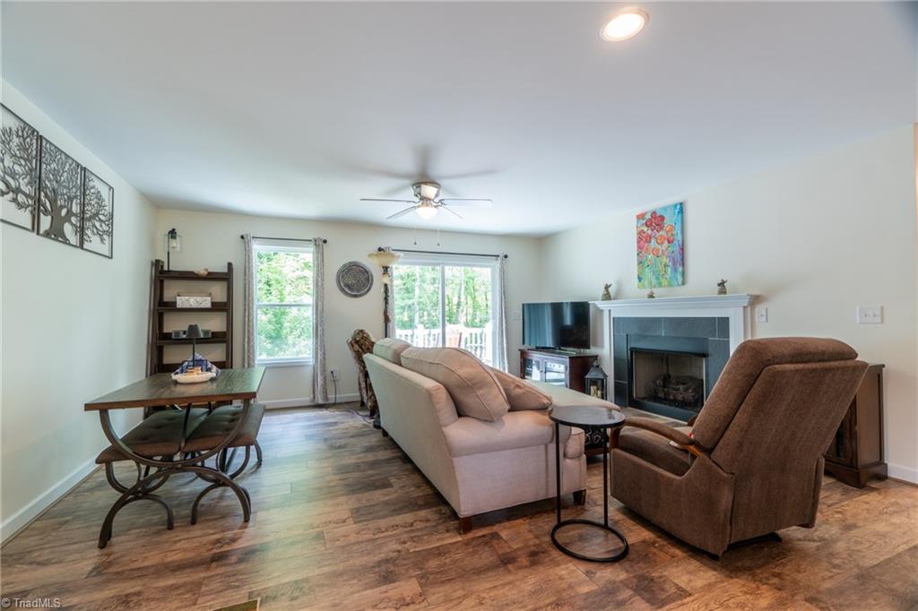 267 Meadow Road Asheboro, NC 27205 - Photo 12 of 28 https://triad.mlsmatrix.com/Matrix/MediaManager/ShowImage.aspx?tbl=9&mtid=1&tmui=40787470&mf=PU7558481&w=128&h=96&q=99&md=0001-01-01%2000:00:00.000