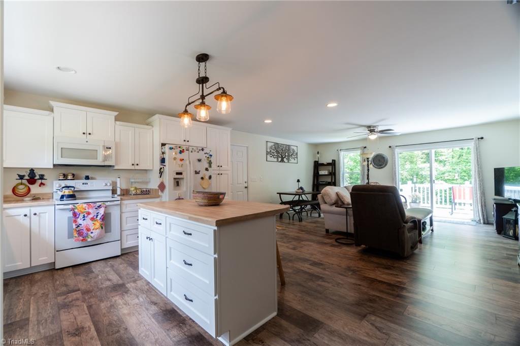 267 Meadow Road Asheboro, NC 27205 - Photo 7 of 28 Gallery Image 7