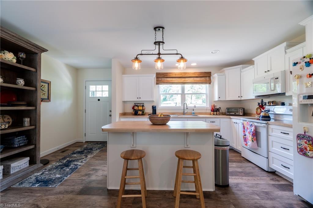 267 Meadow Road Asheboro, NC 27205 - Photo 8 of 28 Gallery Image 8