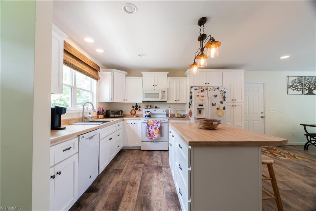 267 Meadow Road Asheboro, NC 27205 - Photo 9 of 28 Gallery Image 9