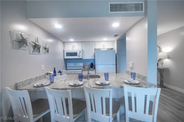 $330,000 | 3136 Tennis Villas, Captiva, FL 33924