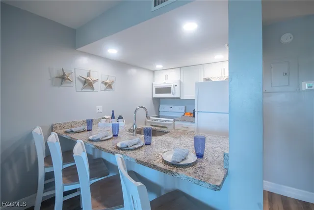 $330,000 | 3136 Tennis Villas, Captiva, FL 33924