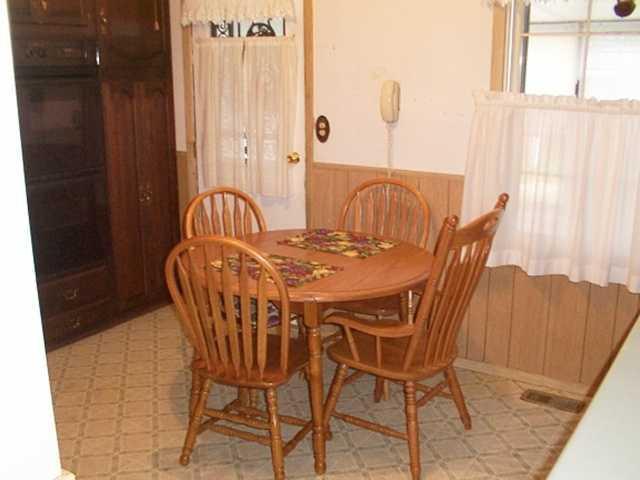 2602 Ebbie Road Indianapolis, IN 46219 - Photo 5 of 9 Gallery Image 5