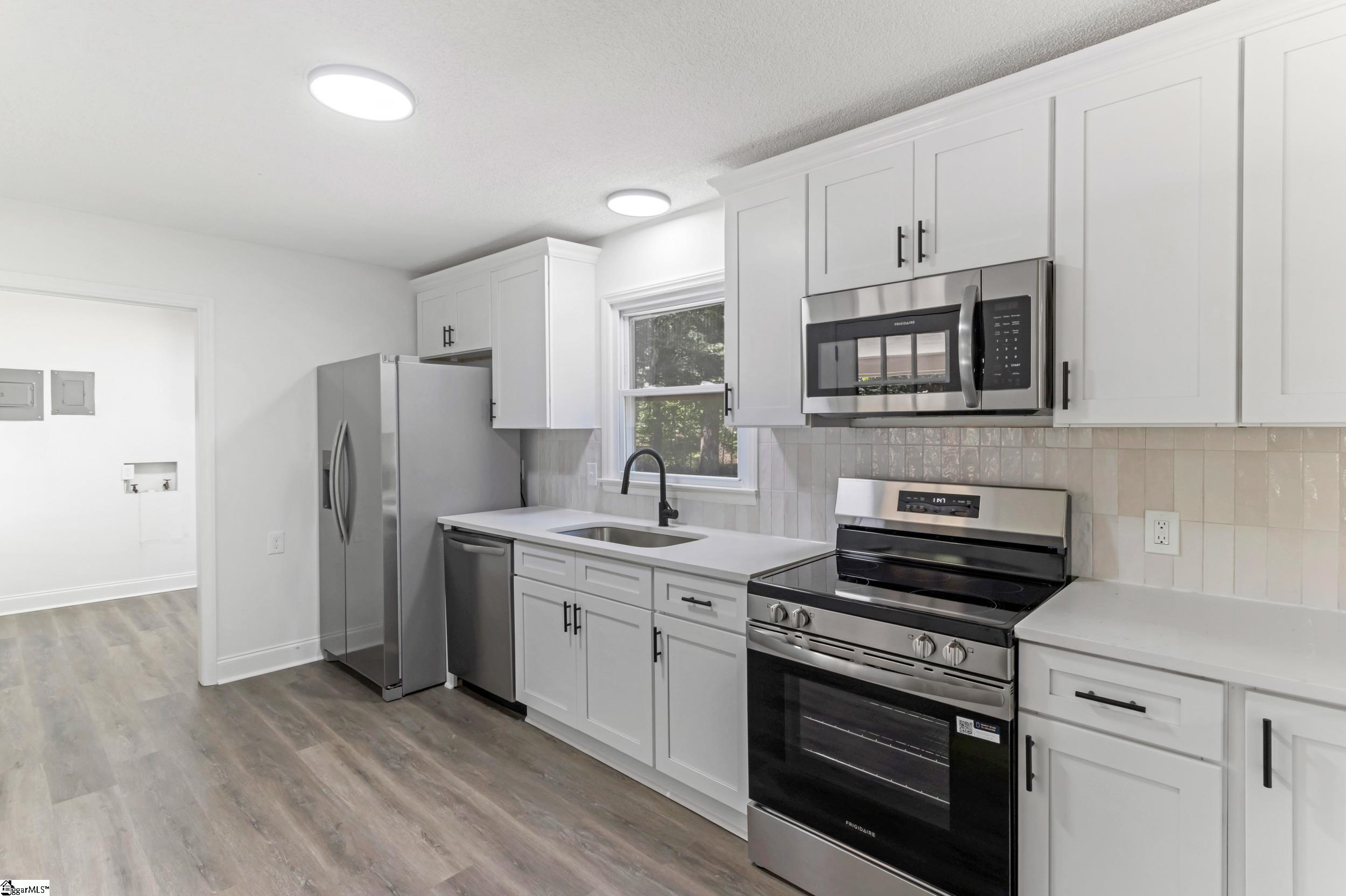 402 Woodley Road Spartanburg, SC 29306 - Photo 6 of 35 Gallery Image 6