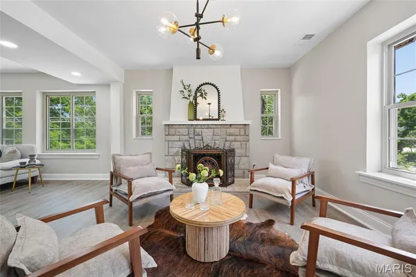 $575,000 | 511 Forder Road, St. Louis, MO 63129