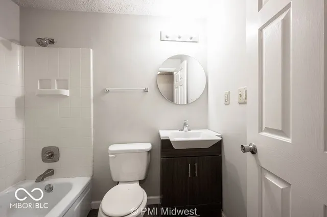 $725 | 3736 North Meridian Street, Unit 3, Indianapolis, IN 46208