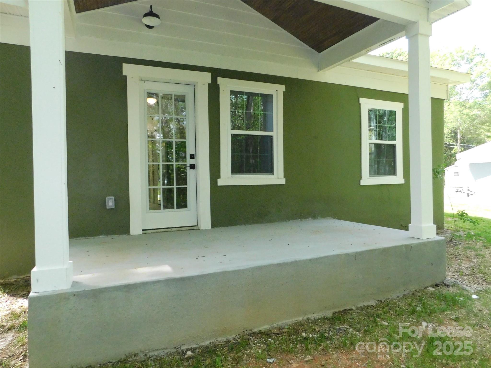 809 Marve Street Gastonia, NC 28052 - Photo 4 of 19 a front view of a house with a yard