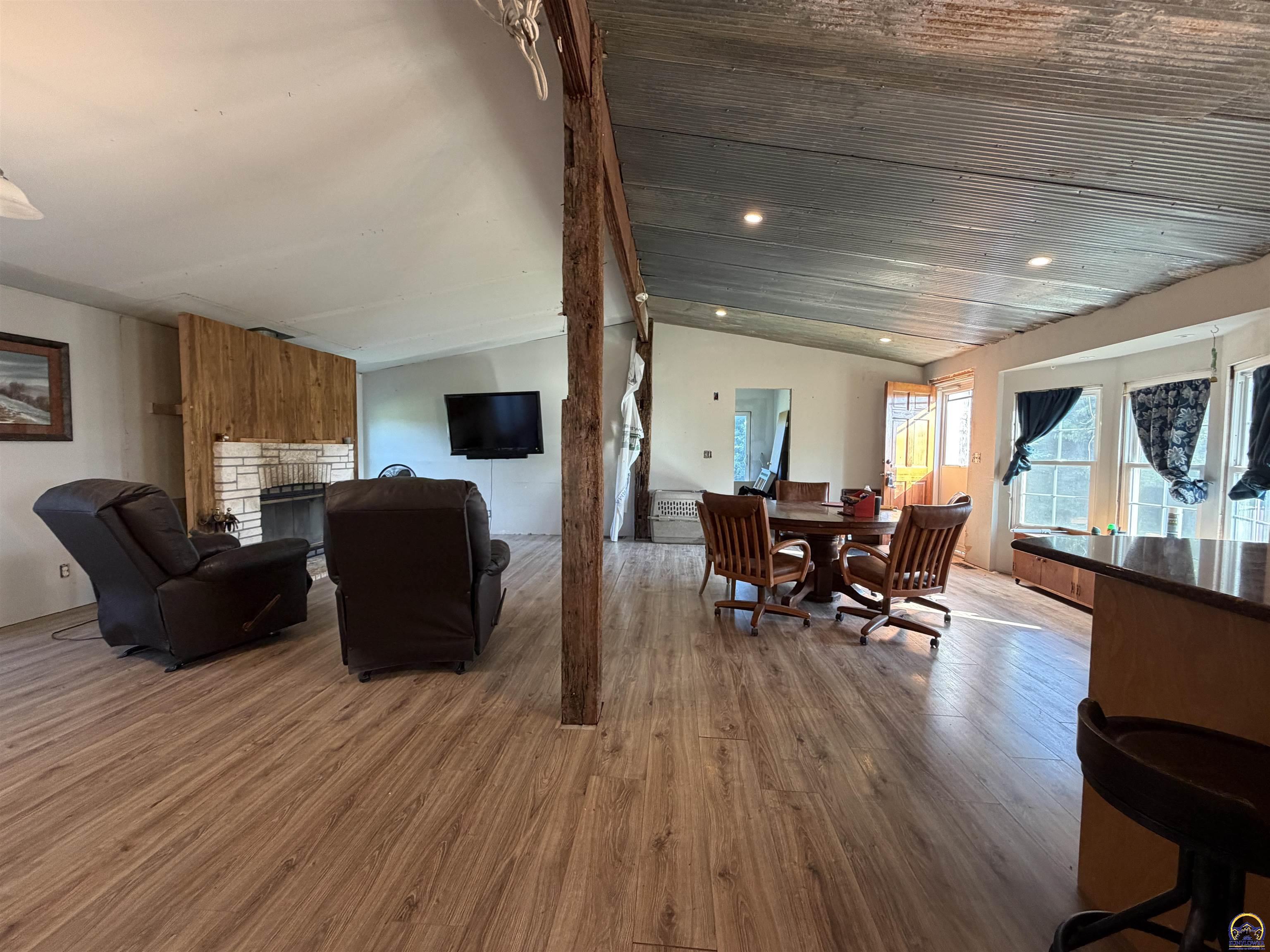 6936 Butler Road Meriden, KS 66512 - Photo 8 of 26 Gallery Image 8