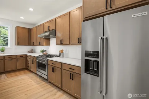 $1,199,800 | 10675 Southeast 170th Place, Renton, WA 98055