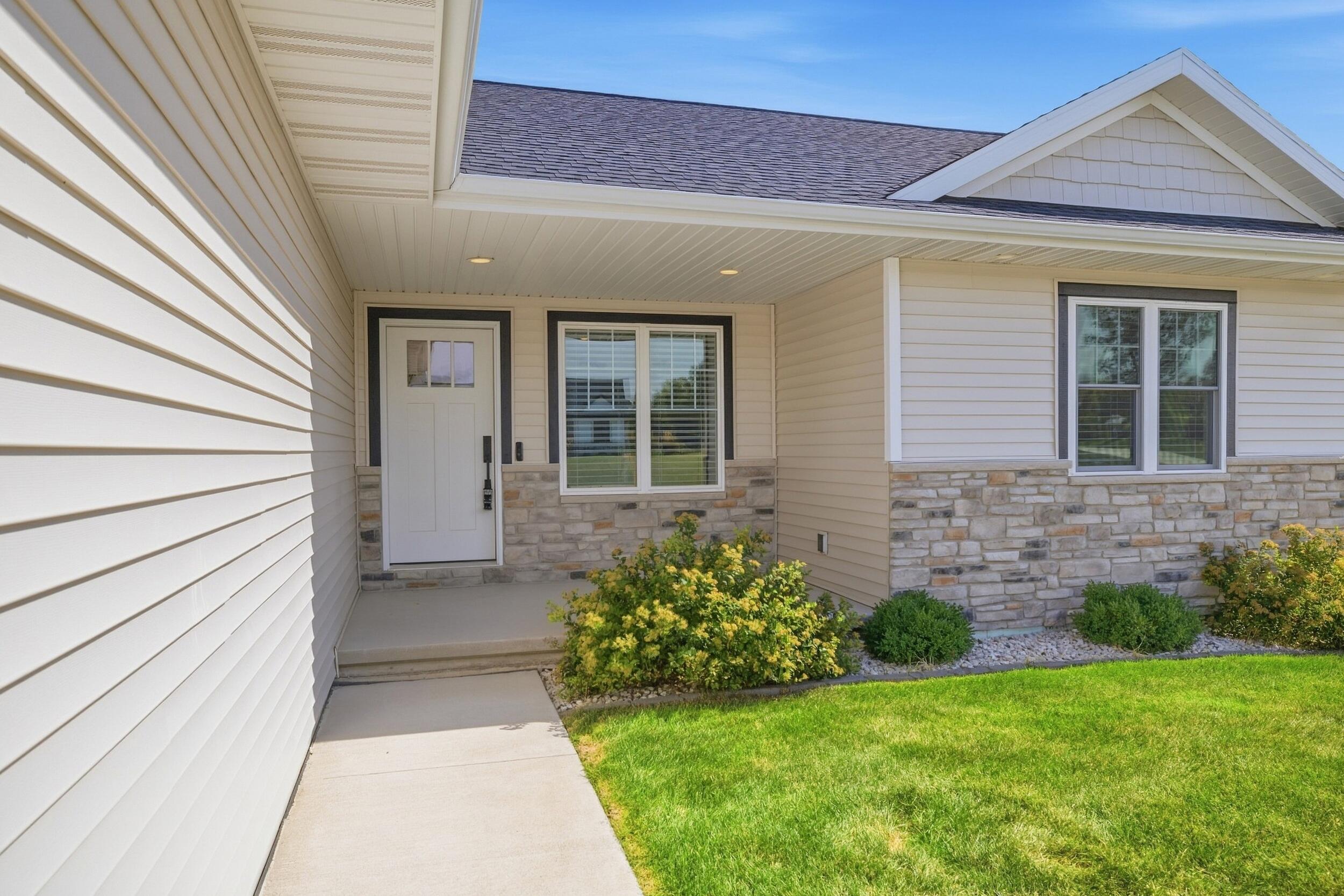 3126 Sandy Ridge Drive Two Rivers, WI 54241 - Photo 4 of 49 3_elevated_exposure_media_042
