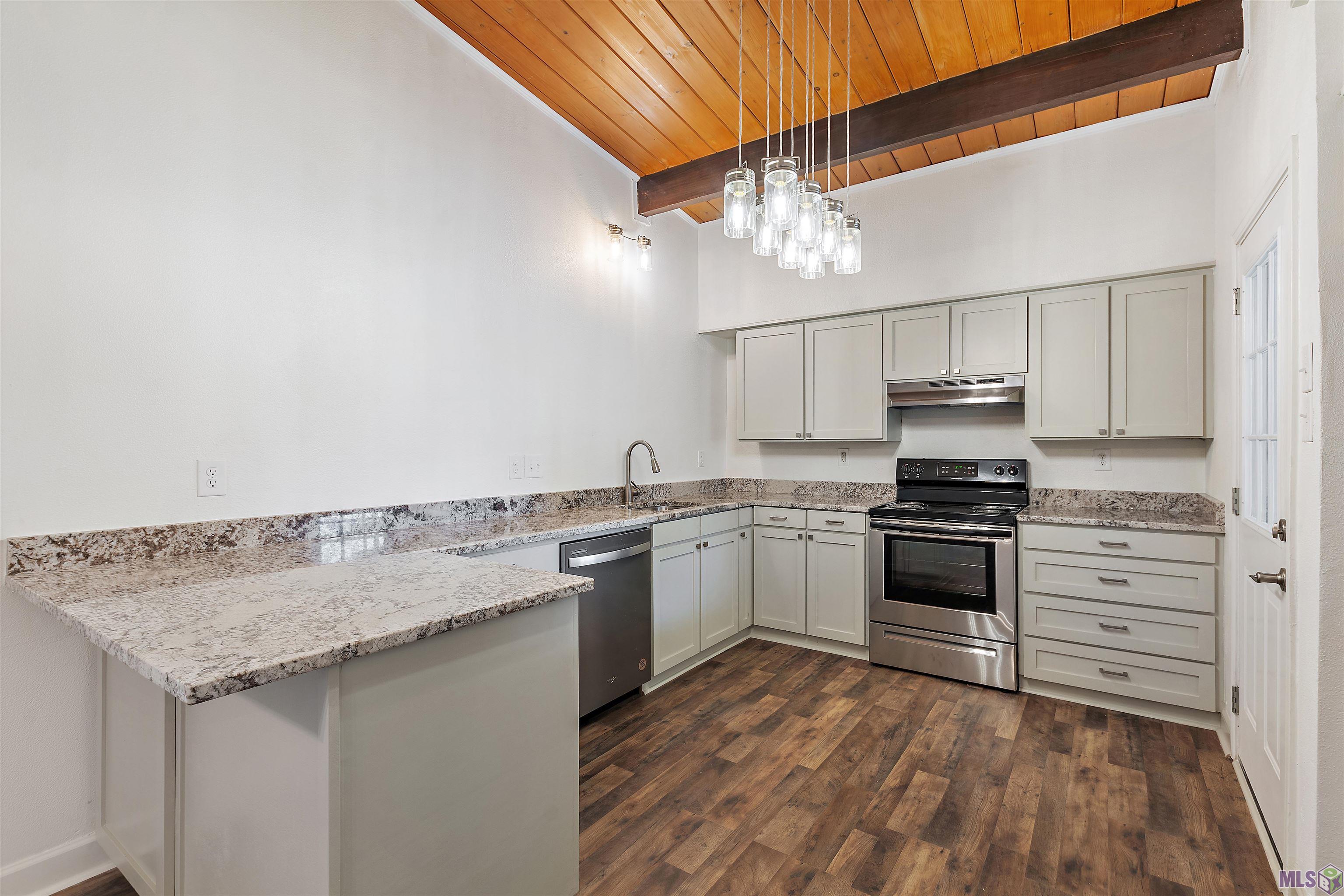 2069 Cedarcrest Avenue Baton Rouge, LA 70816 - Photo 3 of 18 Gallery Image 3