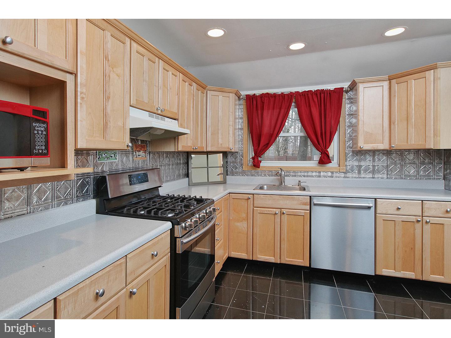 216 Downing Road Somerdale, NJ 08083 - Photo 3 of 18 Gallery Image 3