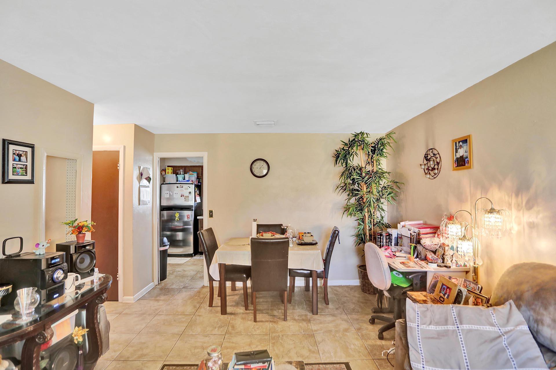 591 Silver Beach Road Riviera Beach, FL 33403 - Photo 7 of 29 G87A4084