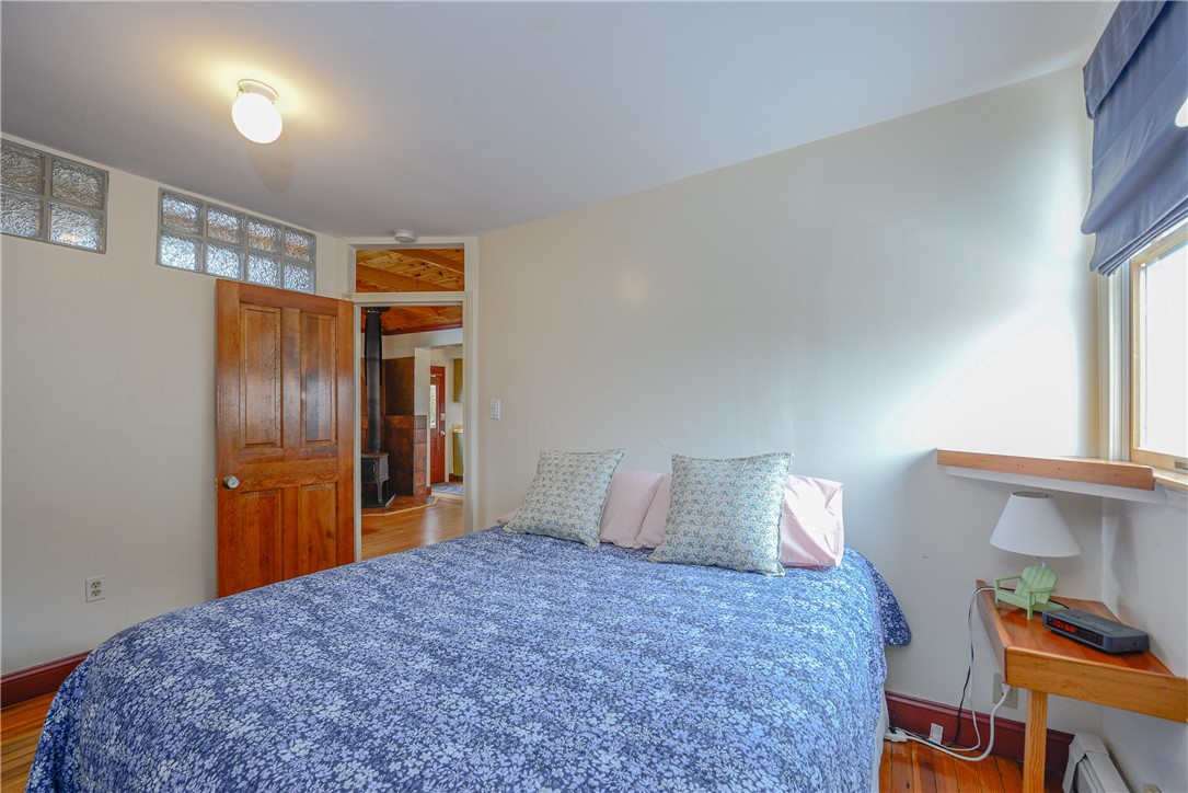 12 Draper Avenue Middletown, RI 02842 - Photo 19 of 46