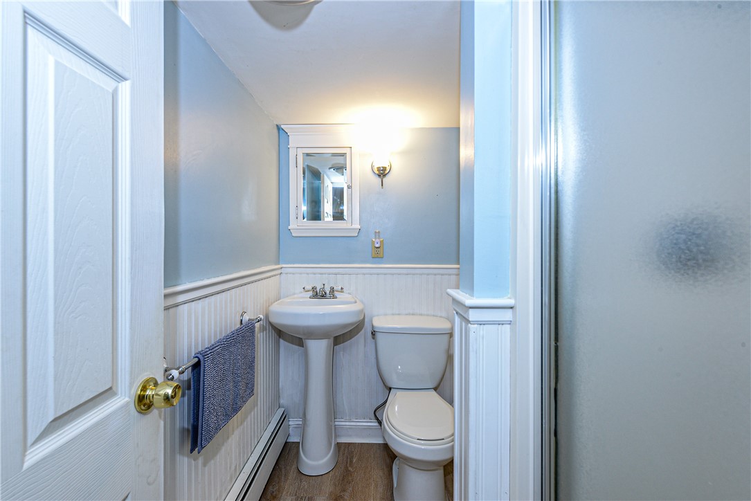 12 Draper Avenue Middletown, RI 02842 - Photo 24 of 46