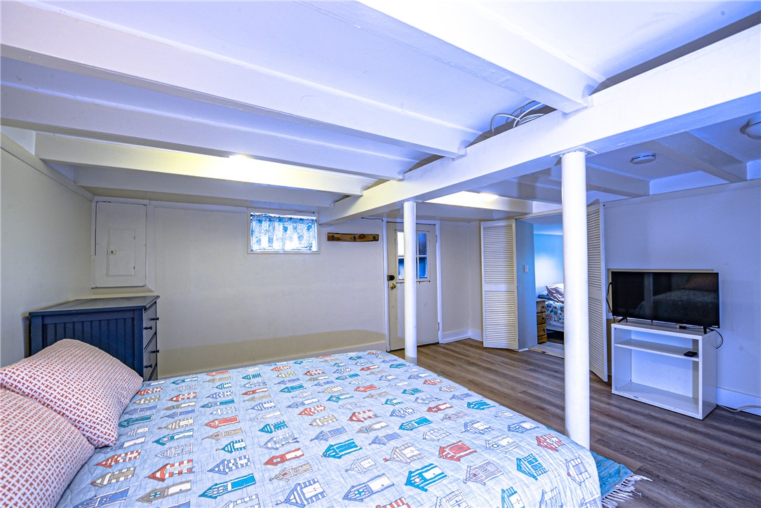 12 Draper Avenue Middletown, RI 02842 - Photo 27 of 46