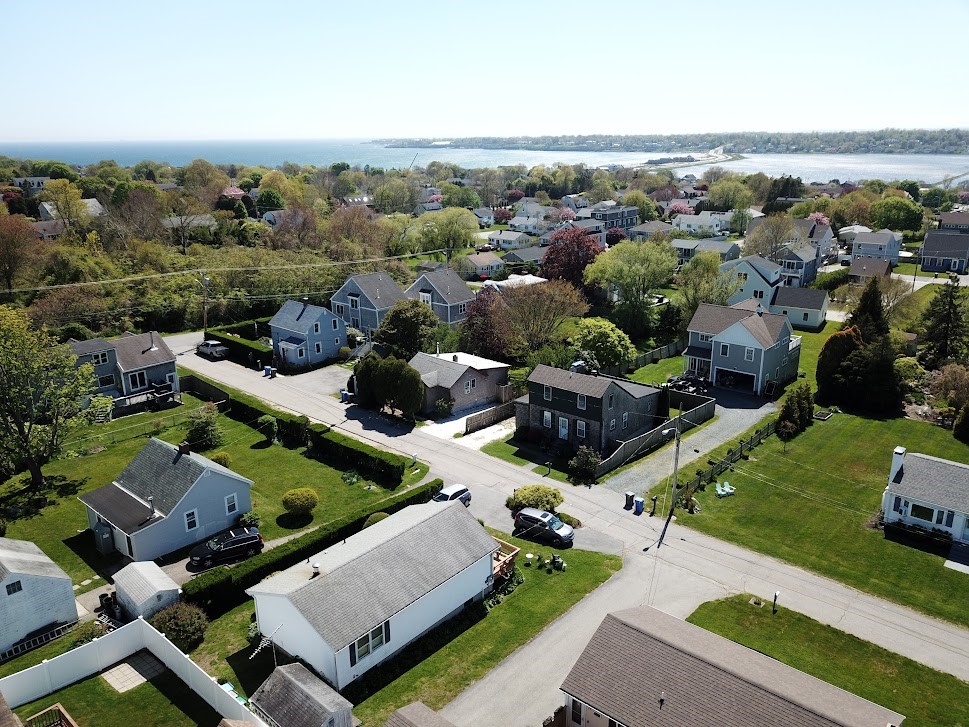 12 Draper Avenue Middletown, RI 02842 - Photo 34 of 46