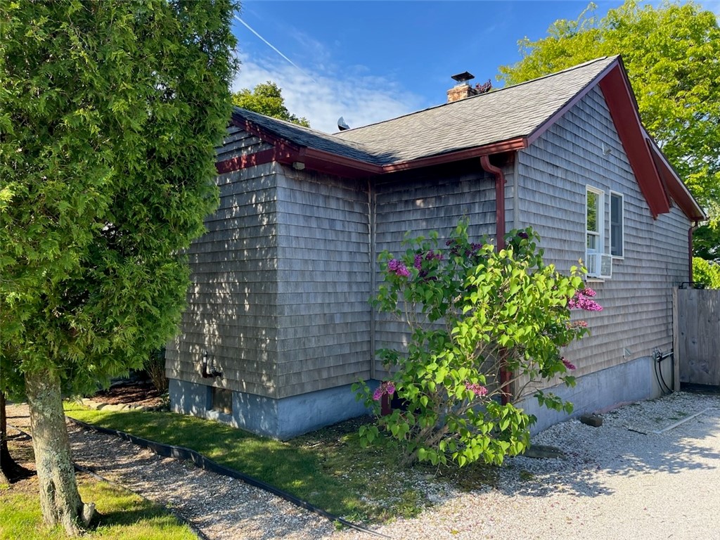 12 Draper Avenue Middletown, RI 02842 - Photo 38 of 46