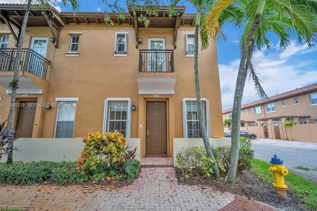 $425,000 | 14634 Southwest 5th Street, Unit 15, Pembroke Pines, FL 33027