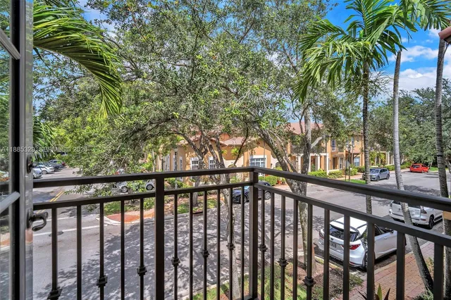 $425,000 | 14634 Southwest 5th Street, Unit 15, Pembroke Pines, FL 33027
