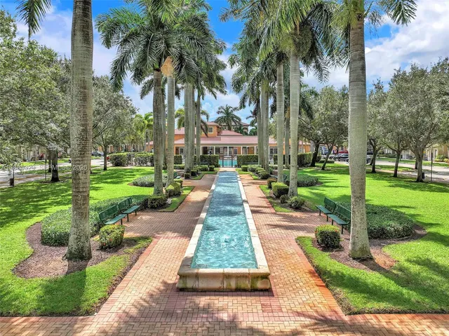 $425,000 | 14634 Southwest 5th Street, Unit 15, Pembroke Pines, FL 33027