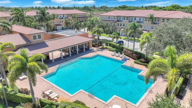 $425,000 | 14634 Southwest 5th Street, Unit 15, Pembroke Pines, FL 33027