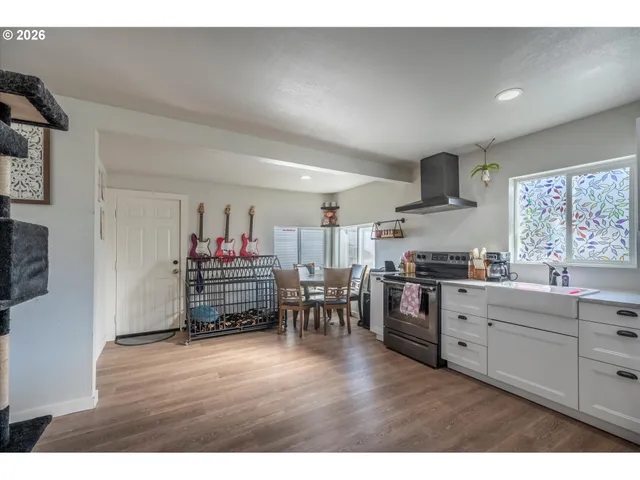 $289,000 | 130 South 7th Street, Lakeside, OR 97449