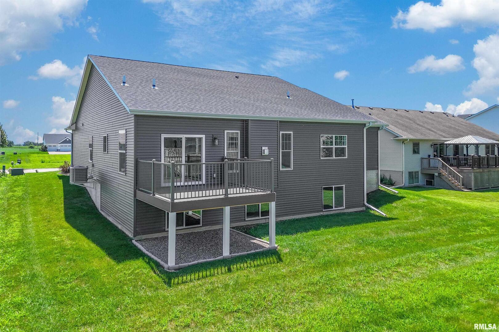 1708 Connor Court Clinton, IA 52732 - Photo 4 of 35