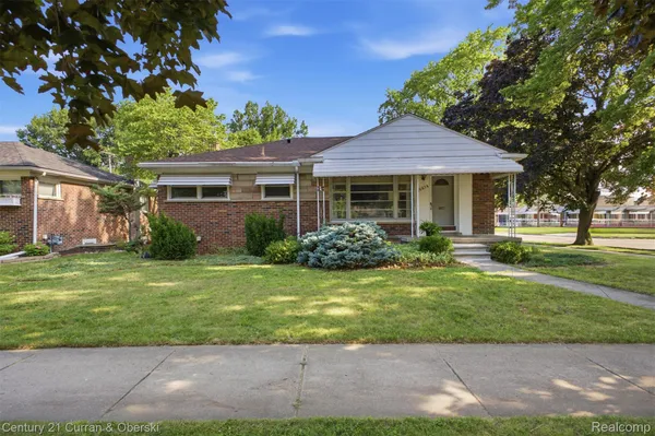 $229,000 | 16614 Philomene Boulevard, Allen Park, MI 48101