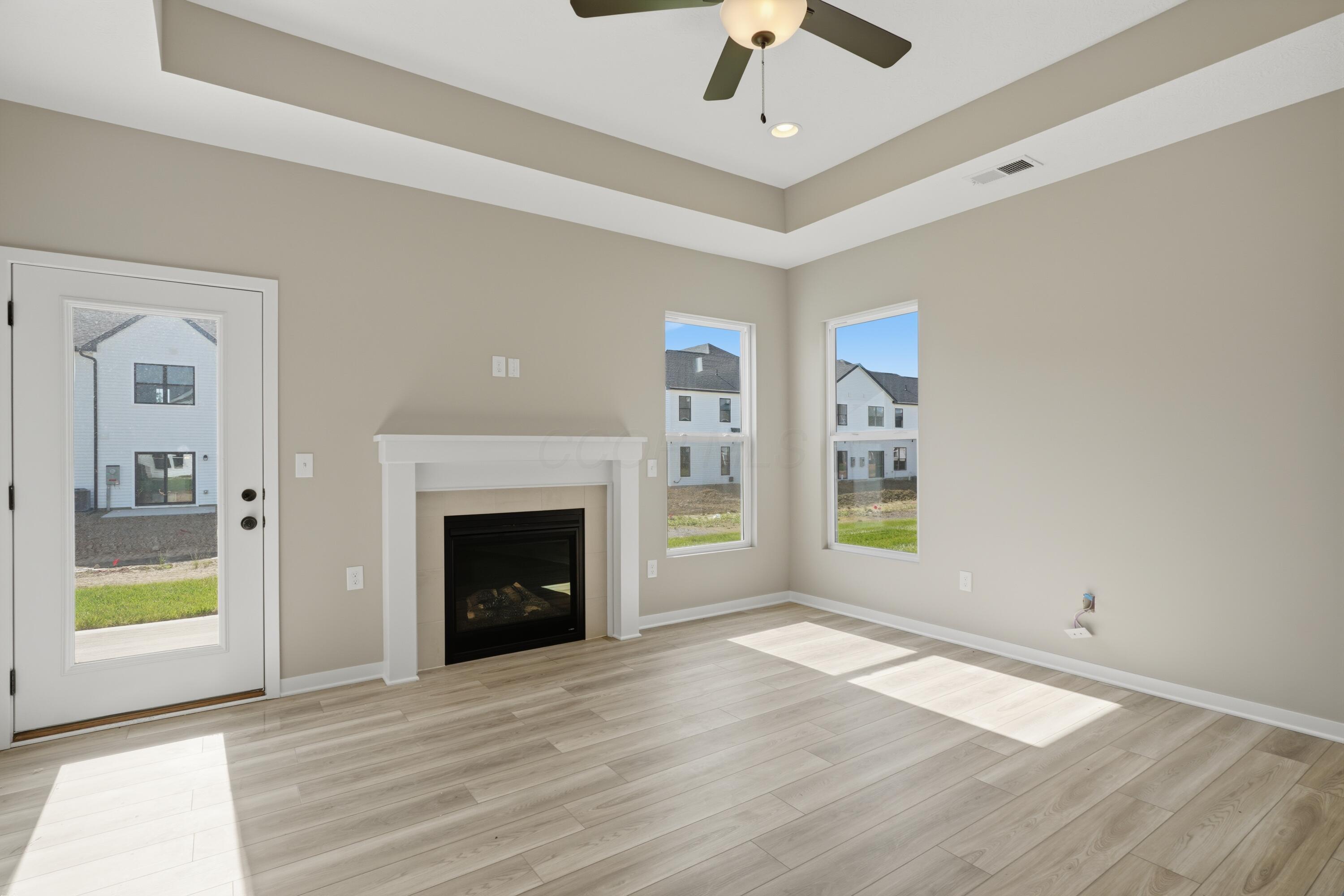 5655 Valleydale Road Powell, OH 43065 - Photo 4 of 36 Living Room