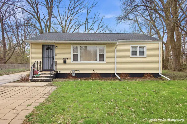 $219,000 | 2609 North Pine Street, Waukegan, IL 60087