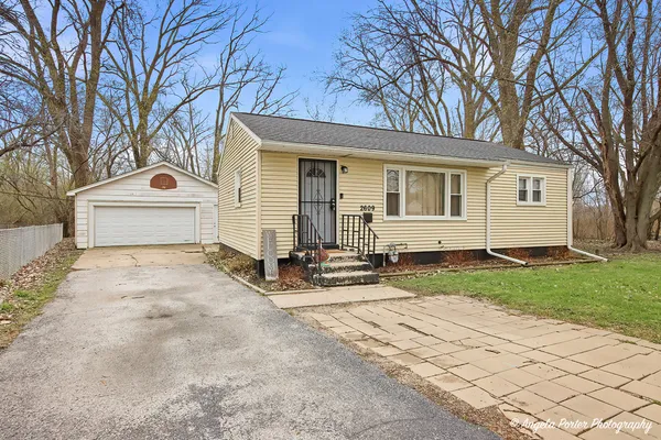 $219,000 | 2609 North Pine Street, Waukegan, IL 60087